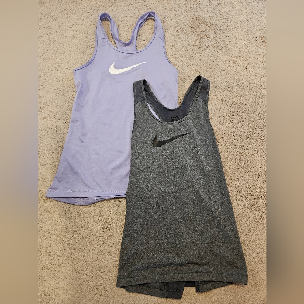 Nike women's workout tanks